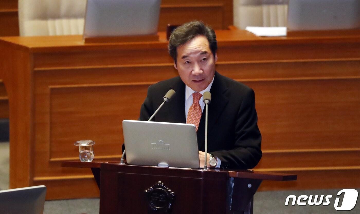 이낙연 국무총리가 22일 오후 서울 여의도 국회 본회의장에서 열린 제367회국회(임시회) 제8차 본회의에서 김수민 바른미래당 의원의 교육·사회·문화 분야 대정부질문에 답하고 있다. 2019.3.22/뉴스1 ⓒ News1 이종덕 기자