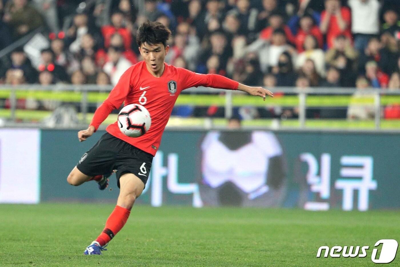 본문 이미지 - 축구 대표팀의 황인범./뉴스1 DB ⓒ News1 이광호 기자
