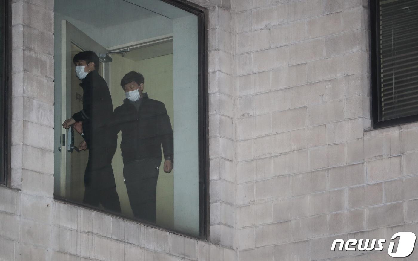 이부진 호텔신라 사장의 프로포폴 상습 투약 의혹을 수사 중인 경찰이 23일 투약 장소로 지목된 서울 강남구 청담동의 한 병원을 전격 압수수색하고 있다. 2019.3.23/뉴스1 ⓒ News1 허경 기자