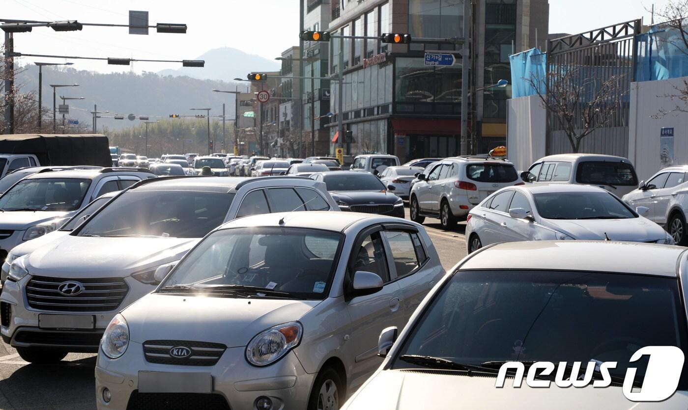 본문 이미지 - 태화강대공원 노상 공영주차장. 2019.3.24/뉴스1 ⓒ News1 조민주 기자