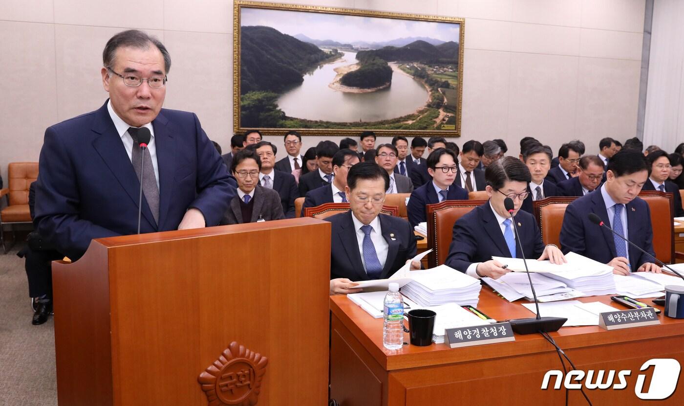 본문 이미지 - 이개호 농림축산식품부장관이 25일 서울 여의도 국회 국회 농림축산식품해양수산위원회 전체회의장에서 법안 제안설명을 하고 있다.2019.3.25/뉴스1 ⓒ News1 이종덕 기자