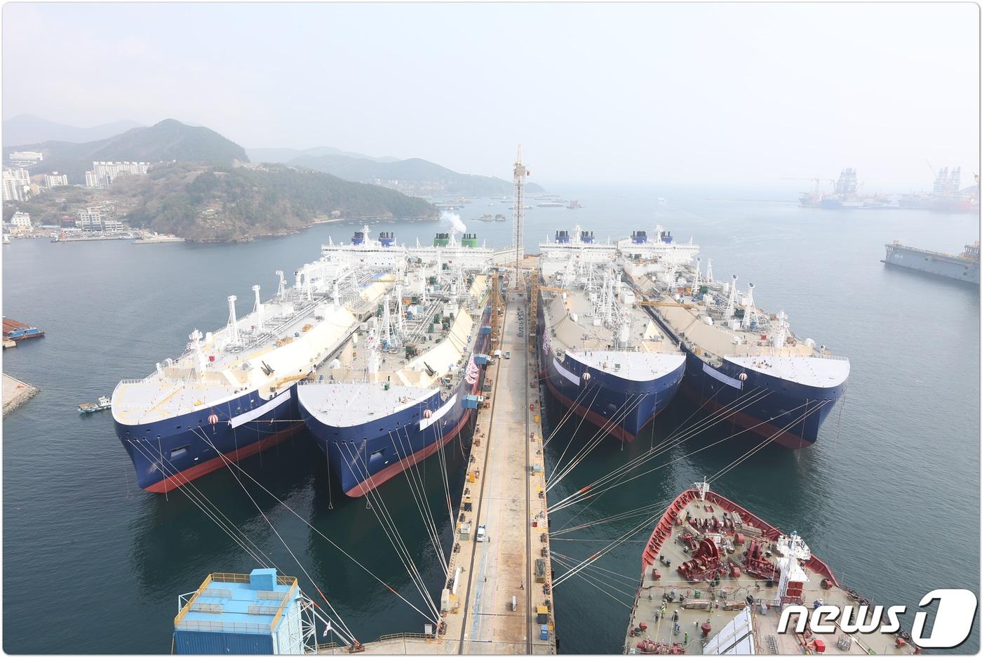 대우조선해양이 28일 동시 명명한 '쇄빙LNG(액화천연가스)운반선 4척. (대우조선해양 제공) 2019.3.28/뉴스1