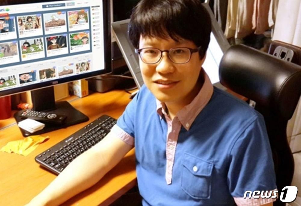 본문 이미지 - 만화가 윤서인. (출처=윤서인 SNS) ⓒ 뉴스1