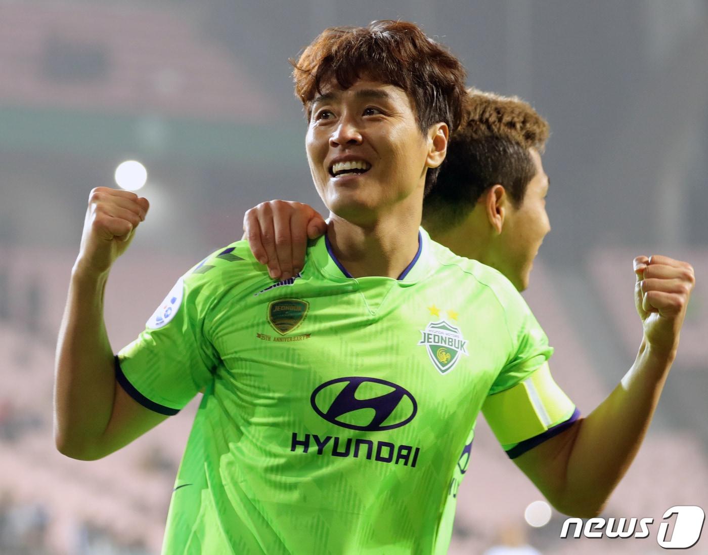본문 이미지 - 유벤투스와의 친선전에 나설 전북현대의 스트라이커 이동국. ⓒ News1 문요한 기자