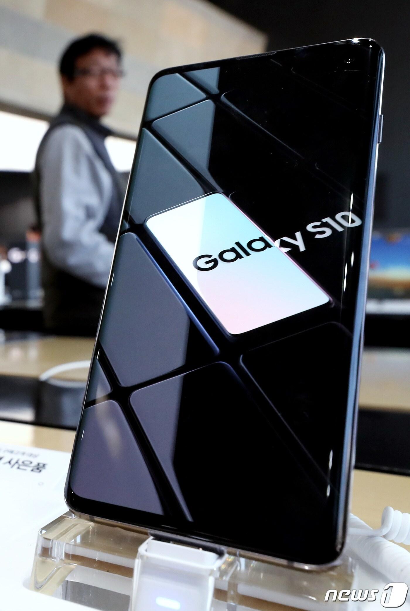 본문 이미지 - 삼성전자 갤럭시S10 2019.3.8/뉴스1 ⓒ News1 박정호 기자