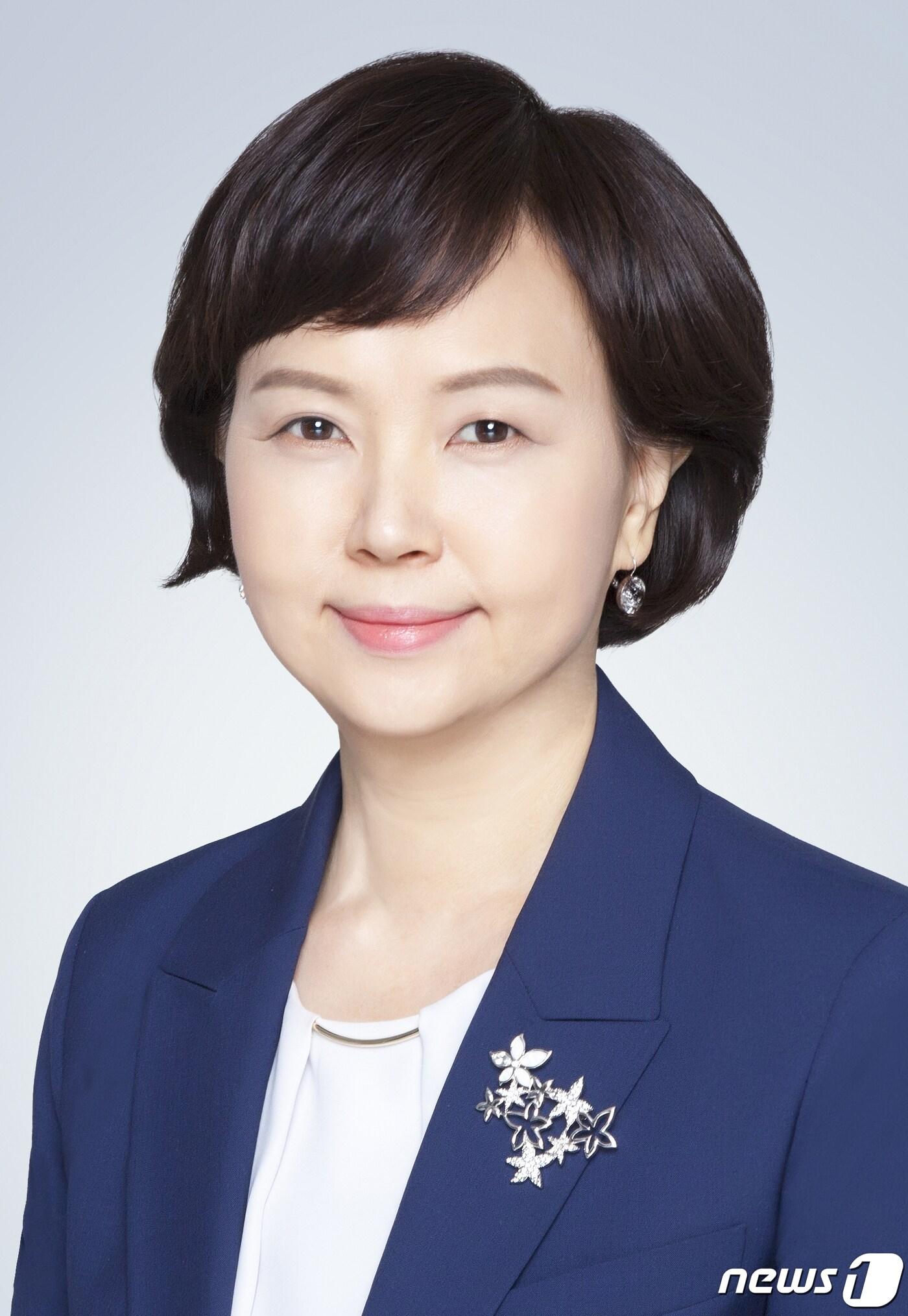 본문 이미지 - 8일 신임 식품의약품안전처장으로 임명된 이의경 성균관대 제약산업학과 교수.(청와대 제공) 2019.3.8/뉴스1