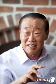 본문 이미지 - 구자신 쿠쿠홀딩스 회장 ⓒ 뉴스1
