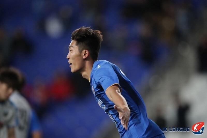 본문 이미지 - 울산 현대의 김수안이 10일 울산문수축구경기장에서 열린 가와사키 프론탈레와의 AFC 챔피언스리그 H조 조별예선 3차전에서 후반 추가시간 득점에 성공했다.(한국프로축구연맹 제공) ⓒ 뉴스1