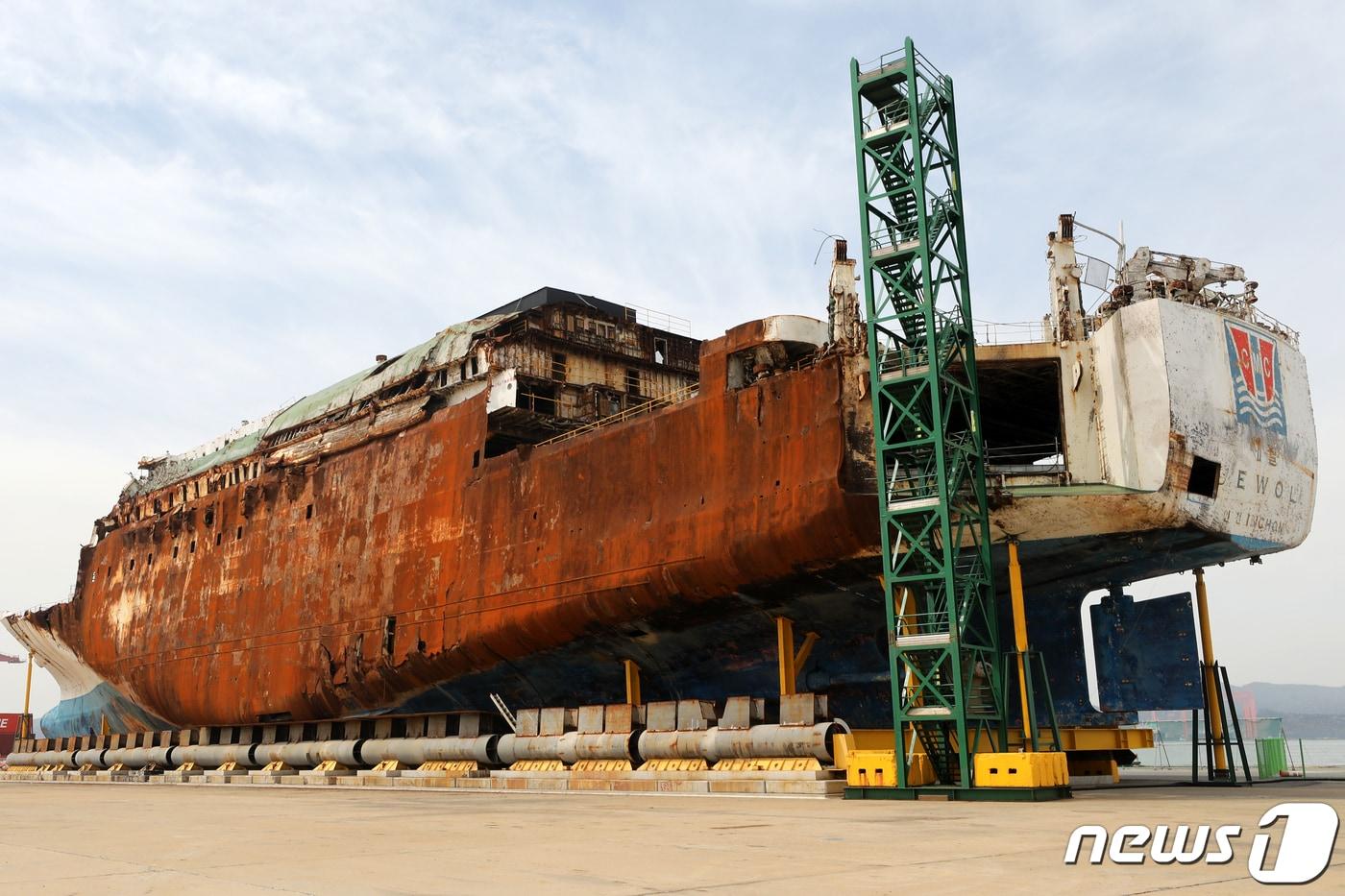 전남 목포신항에 정박한 세월호.  2019.4.16/뉴스1 ⓒ News1 안은나 기자