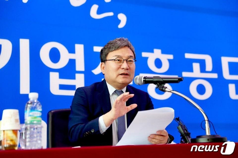 본문 이미지 - 이스타항공 설립자인 이상직 중소벤처기업진흥공단 이사장. (뉴스1DB)ⓒ 뉴스1