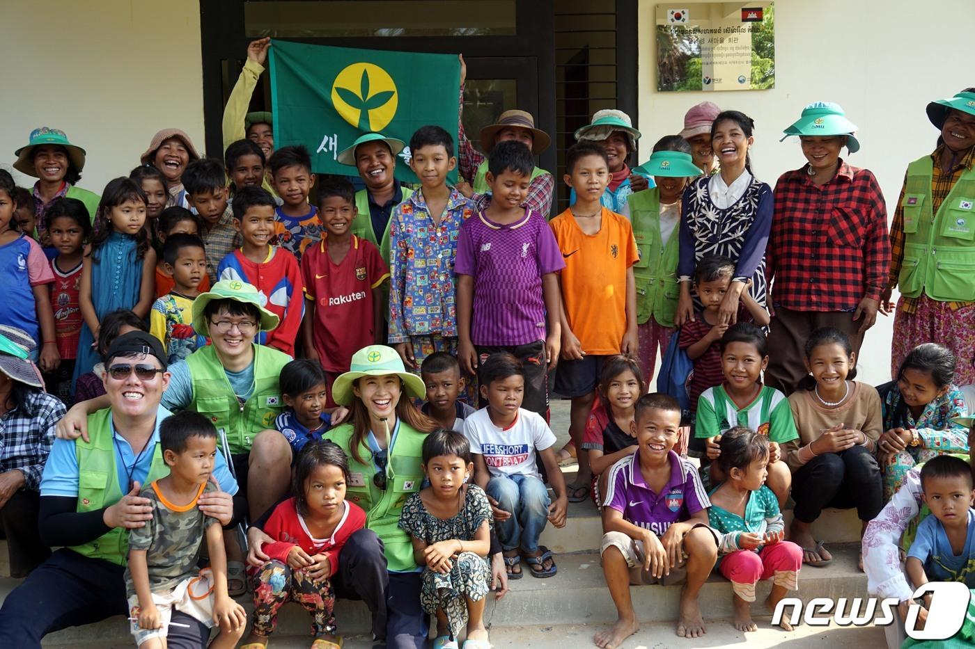 경북도가 캄보디아 프놈펜에서 150km 떨어진 깜퐁톰 주 시골 마을에 글로벌 청년새마을지도자를 파견해 아시아지역 새마을 세계화 운동을 펼치고 있다.  &lt;자료사진&gt; ⓒ News1 김대벽 기자