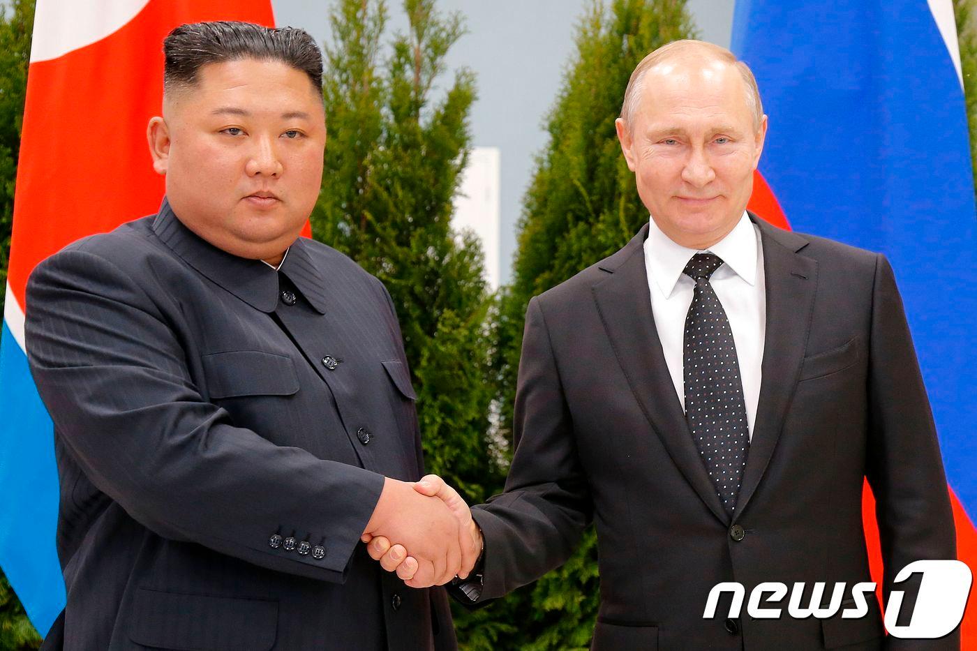 본문 이미지 - 김정은 북한 국무위원장과 블라디미르 러시아 푸틴 대통령. ⓒ AFP=뉴스1