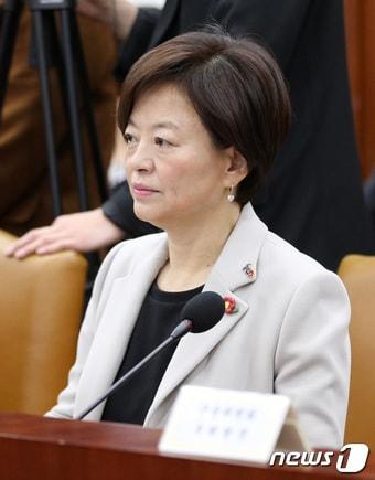 본문 이미지 - 진선미 여성가족부 장관.  2019.4.3/뉴스1 ⓒ News1 오장환 기자