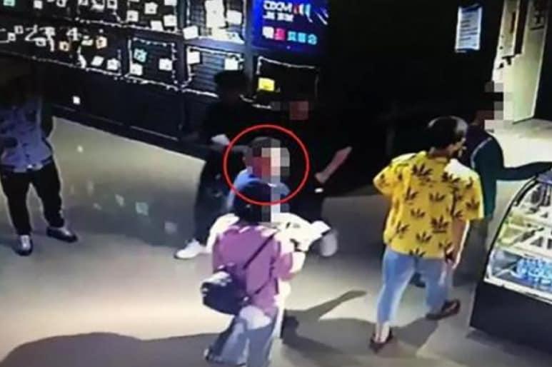 본문 이미지 - 영화관 CCTV에 찍힌 용의자 - 웨이보 갈무리