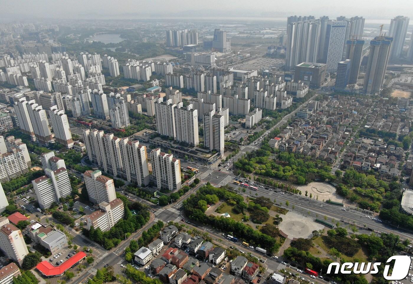 본문 이미지 -  경기도 고양시 일산 신도시 아파트단지 일대. 2019.5.12/뉴스1 ⓒ News1 박세연 기자