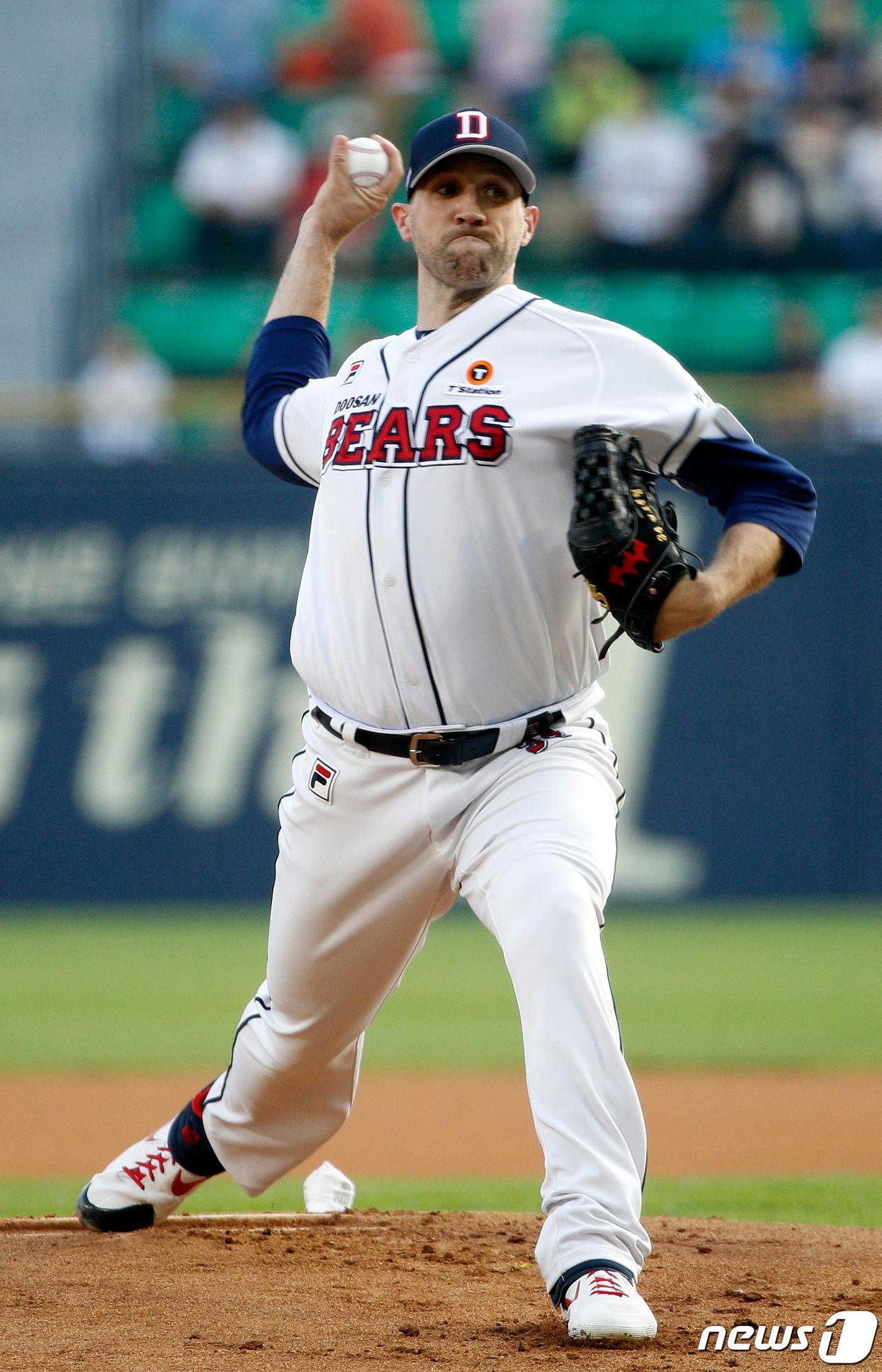 본문 이미지 - 두산 베어스의 에이스 조쉬 린드블럼이 홈 15연승 KBO리그 역대 타이기록을 수립했다. /뉴스1 ⓒ News1 안은나 기자