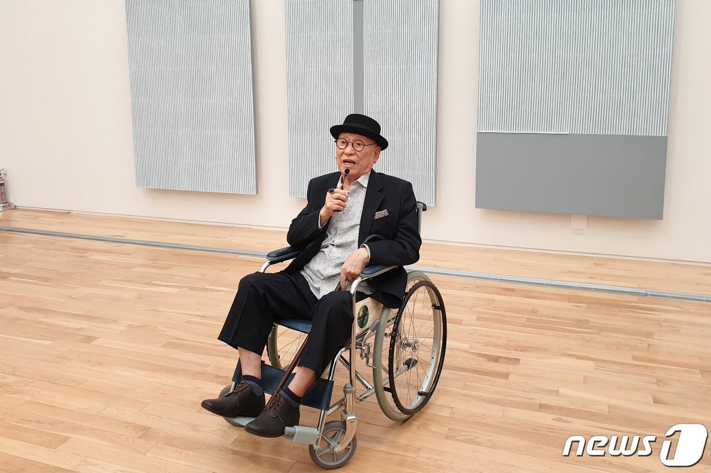 한국 추상미술의 선구자 박서보 화백이 16일 서울 종로구 국립현대미술관 서울관에서 '박서보-지칠 줄 모르는 수행자' 회고전을 앞두고 기자간담회를 갖고 있다. 2019.5.16/뉴스1 ⓒ News1 이기림 기자