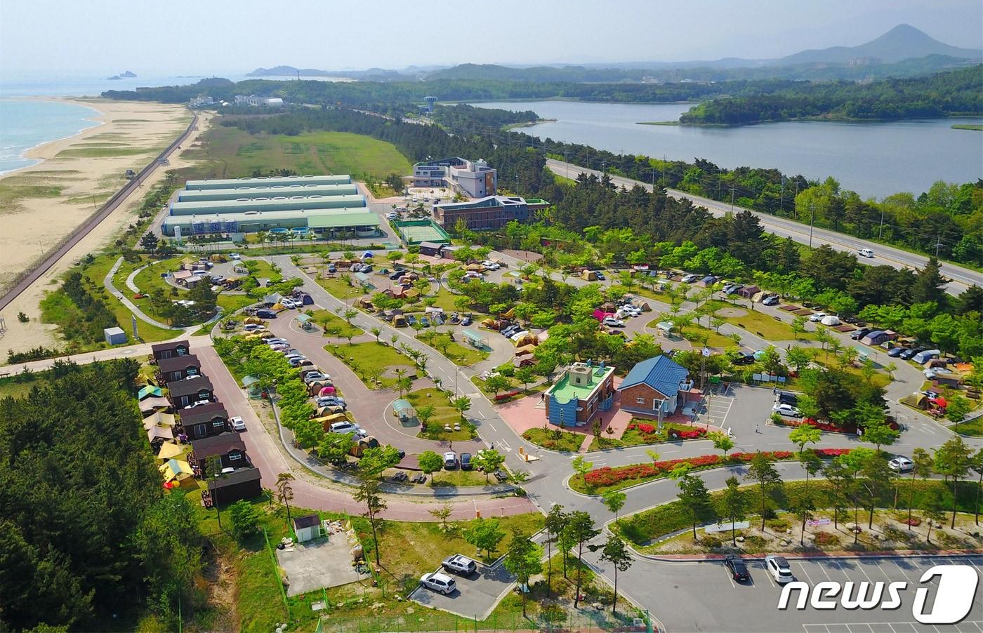 본문 이미지 - 강원 고성군 죽왕면 송지호 오토캠핑장 전경(뉴스1 DB)