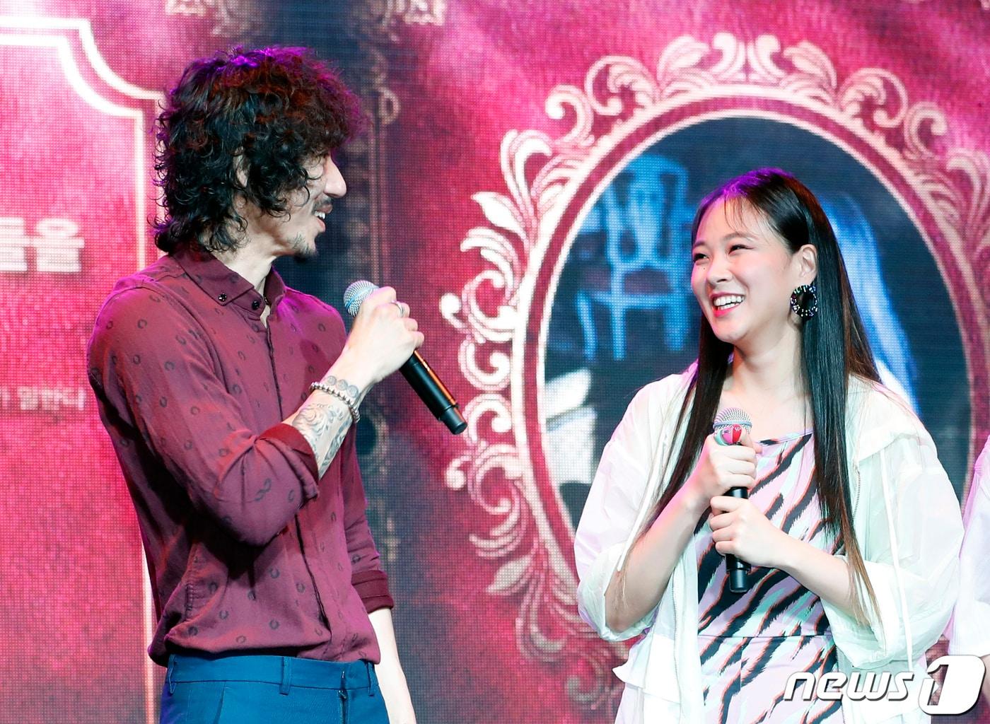 본문 이미지 - 타이거 JK(왼쪽)와 비비 2019.6.12/뉴스1