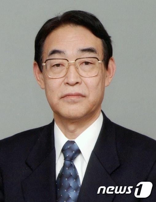 본문 이미지 - 44세의 장남을 살해한 혐의로 체포된 구마자와 히데아키 전 일본 농림수산성 사무차관.(출처=산케이신문 갈무리)  ⓒ 뉴스1