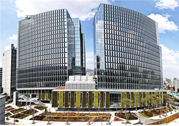 본문 이미지 - 대우건설 신사옥인 을지트윈타워 전경/사진제공=대우건설ⓒ 뉴스1