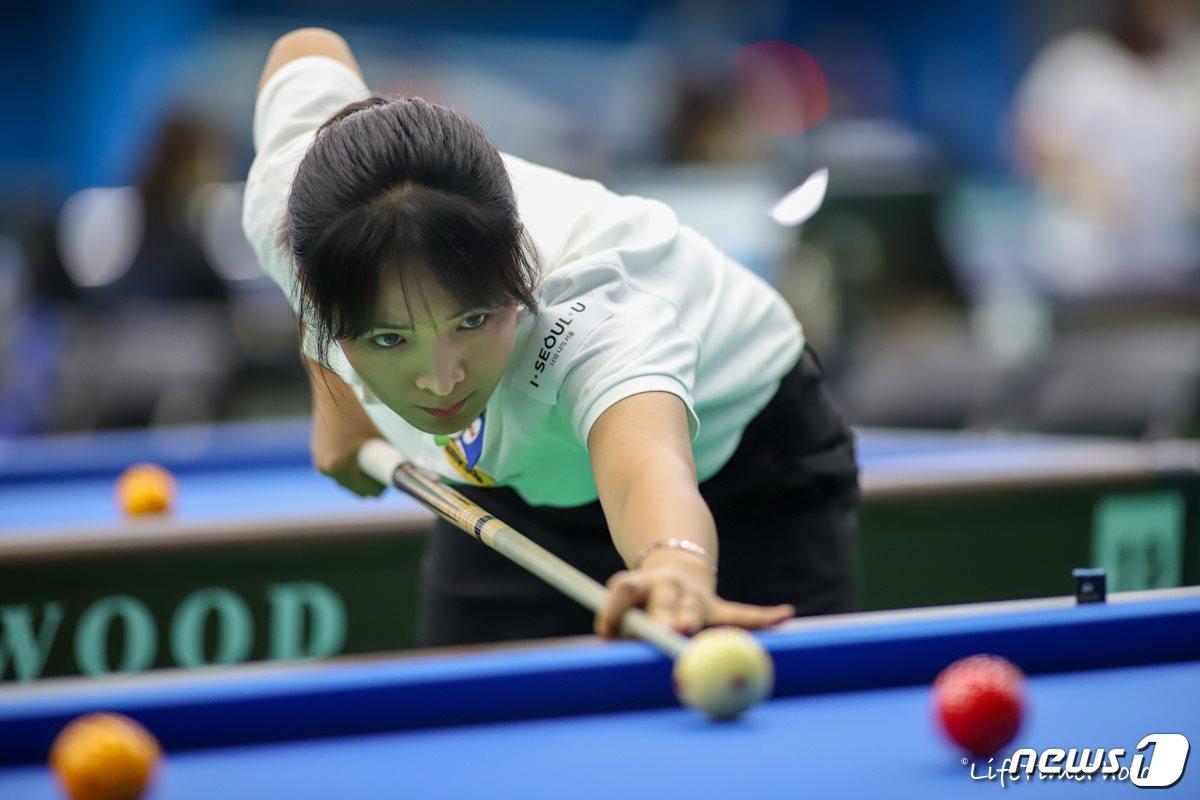 본문 이미지 - 2019 KBF 슈퍼컵 3쿠션 토너먼트 여자부에서 초대 챔피언에 등극한 스롱피아비. (대한당구연맹 제공) ⓒ 뉴스1