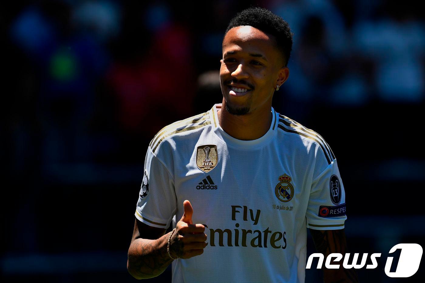 레알 마드리드 유니폼을 입은 에데르 밀리탕. ⓒ AFP=뉴스1