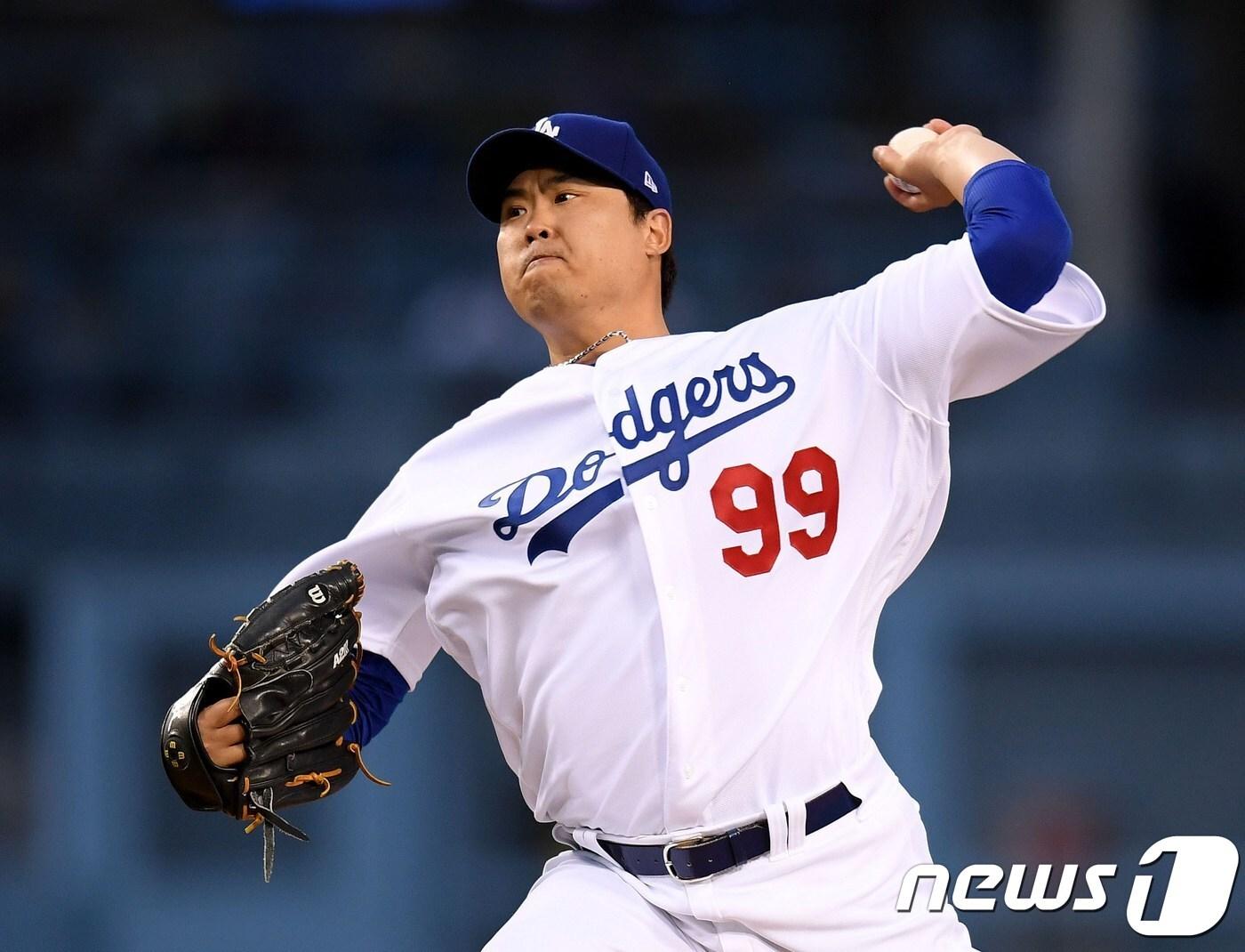 본문 이미지 - 1승만 추가하면 한미 통산 150승 고지에 오르는 류현진. ⓒ AFP=뉴스1