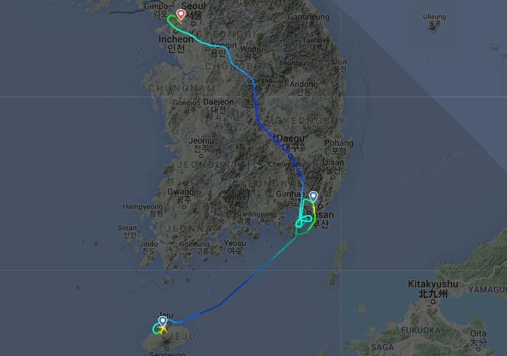 본문 이미지 - 20일 오전 12시40분쯤 제주공항에서 출발한 이스타항공 ZE904편 항공경로. (플라이트트레이더24 캡처)ⓒ 뉴스1