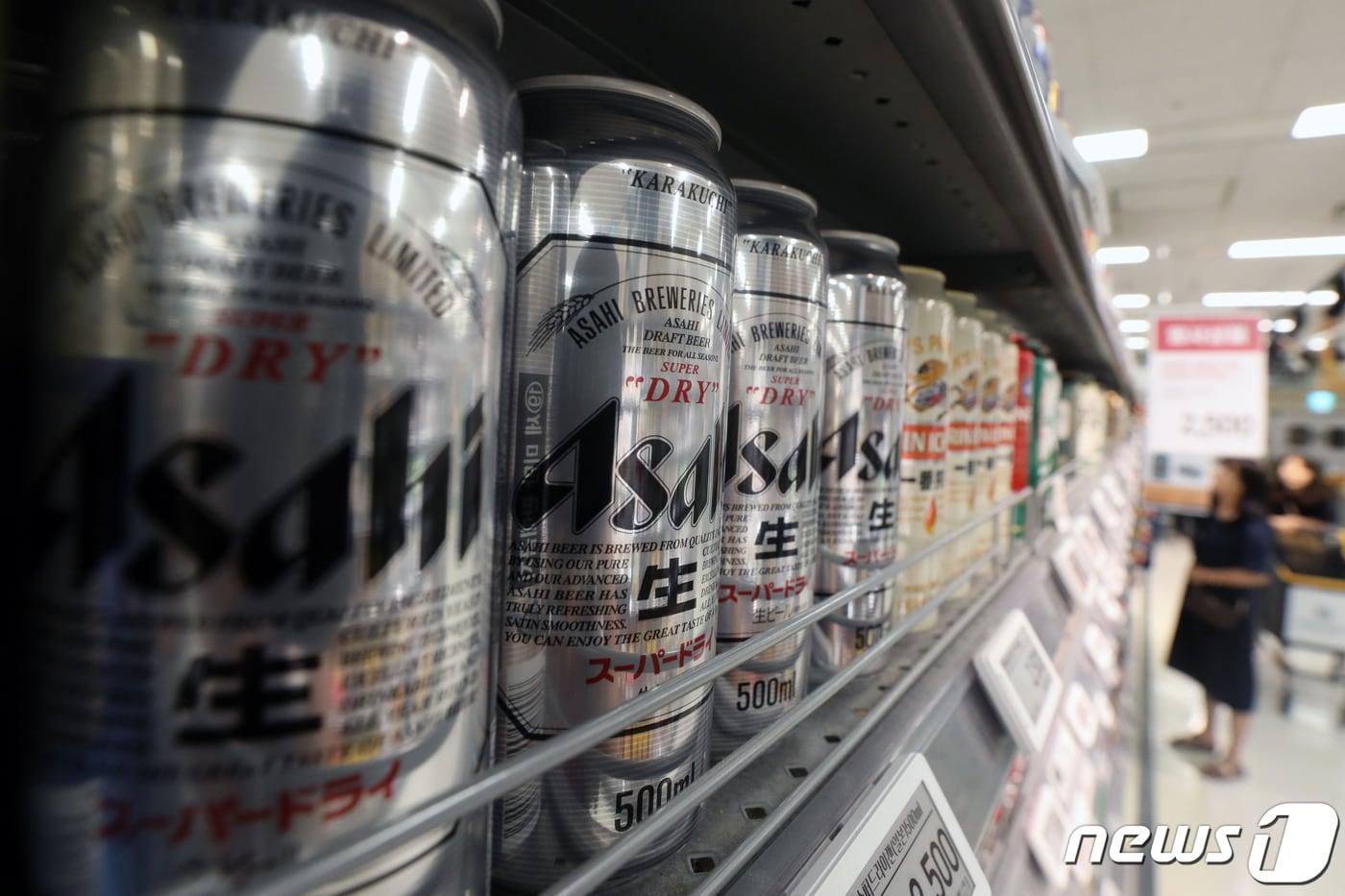 서울 시내 한 대형마트에 일본맥주가 진열돼 있다.  /뉴스1 ⓒ News1 황기선 기자