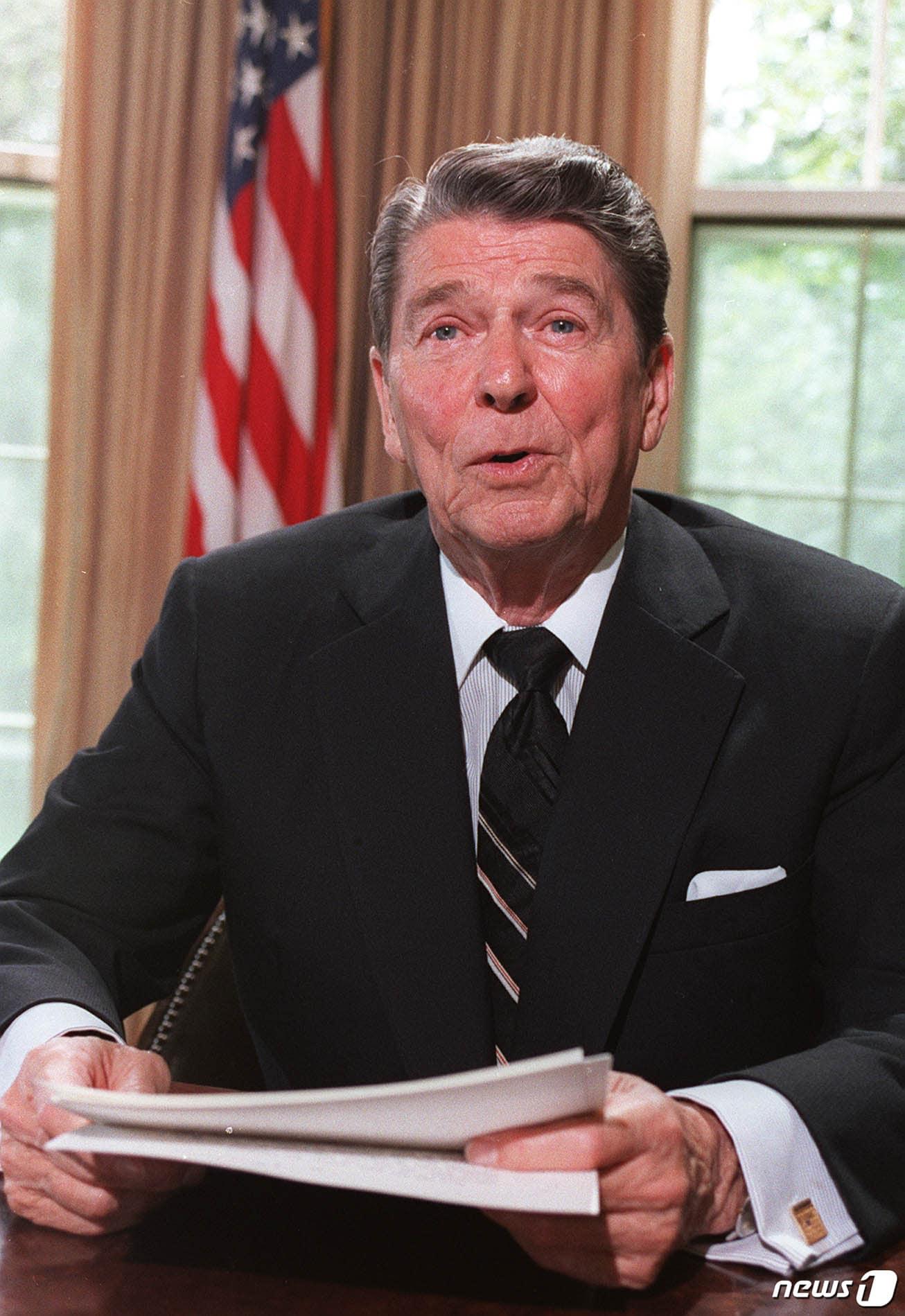 본문 이미지 - 로널드 레이건 전 미국 대통령. ⓒ AFP=뉴스1