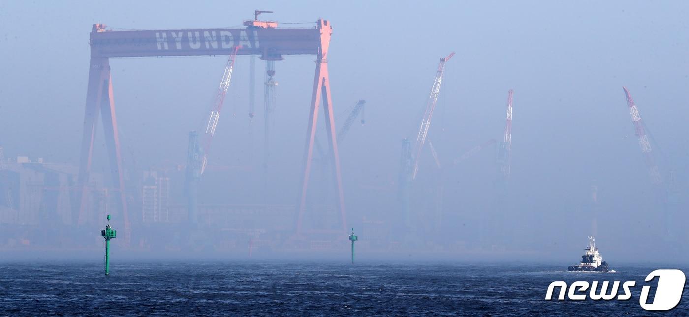 울산시 남구 장생포에서 바라본 현대중공업 해양사업본부 골리앗 크레인의 모습. /뉴스1 ⓒ News1 윤일지 기자