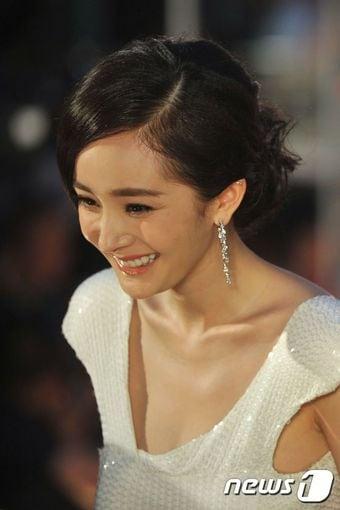 본문 이미지 - 중국 배우 양미ⓒ AFP=뉴스1