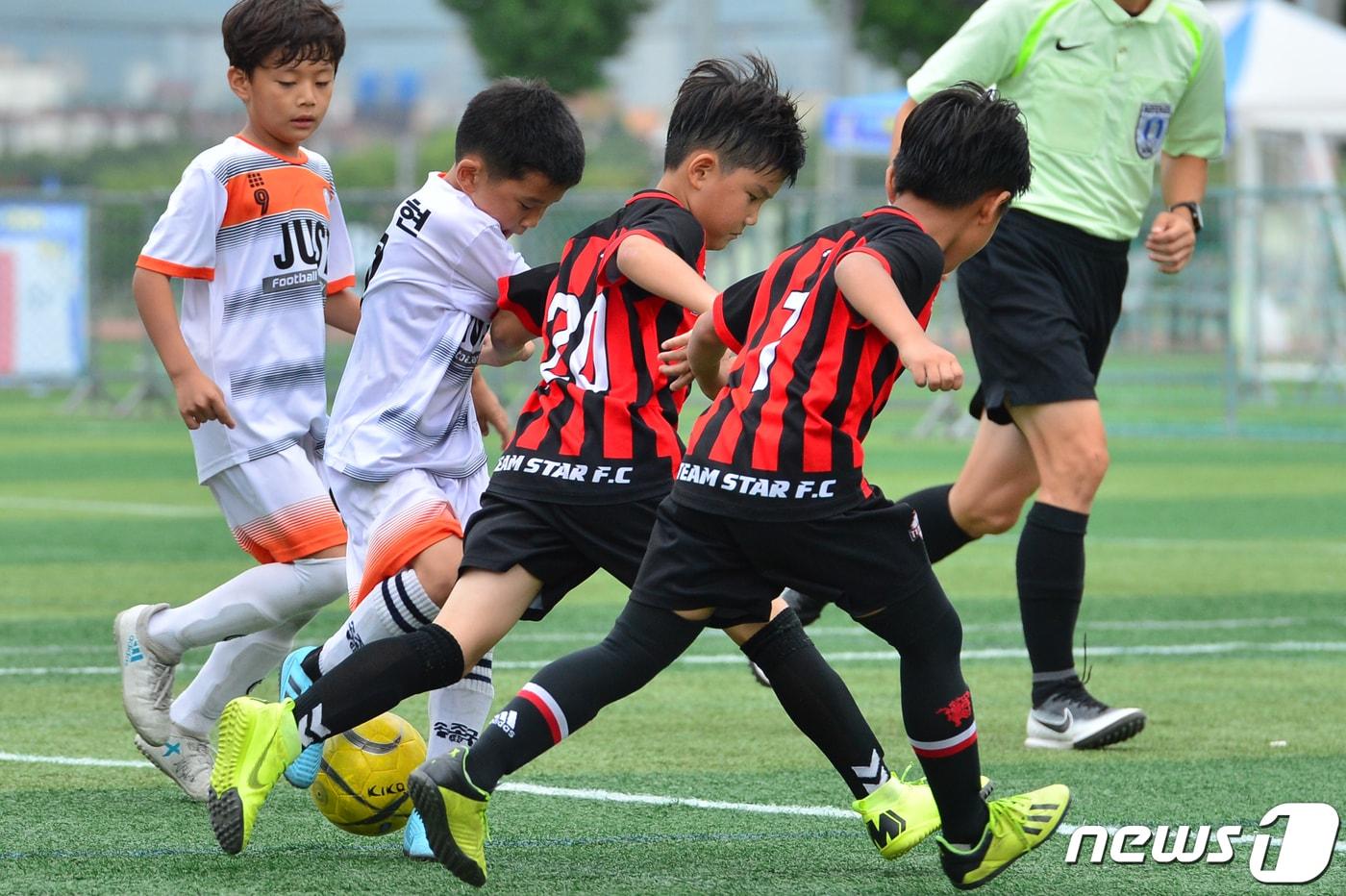 축구 발전을 위해서는 유소년 육성 시스템의 변화가 시급하다는 의견이 강하다. /뉴스1 ⓒ News1 최창호 기자