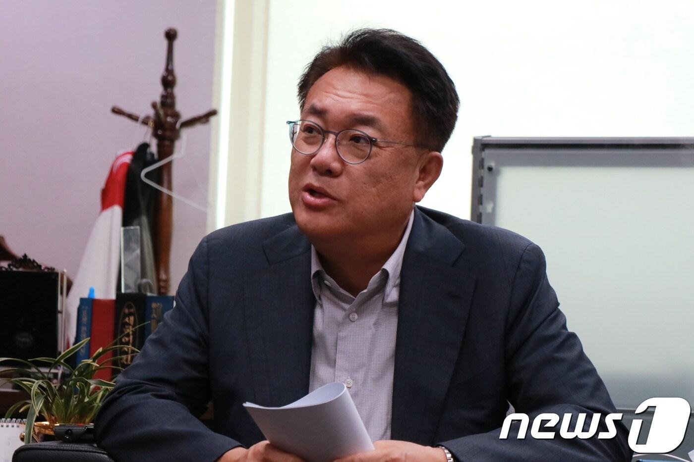 본문 이미지 - 정진석 자유한국당 일본 수출 규제 대책특위 위원장이 20일 오후 국회의원회관에서 뉴스1과 인터뷰를 하고 있다.ⓒ 뉴스1