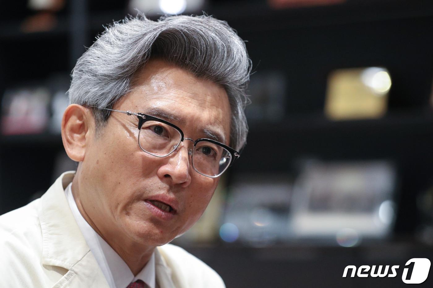 본문 이미지 - 권순용 가톨릭대 은평성모병원장은 <뉴스1>과 인터뷰에서 "지역  동네병원 의사들과 주민들로부터 사랑을 받고 장기이식 등 수술로 일류병원이 되겠다"는 포부를 밝혔다./뉴스1 ⓒ News1 성동훈 기자