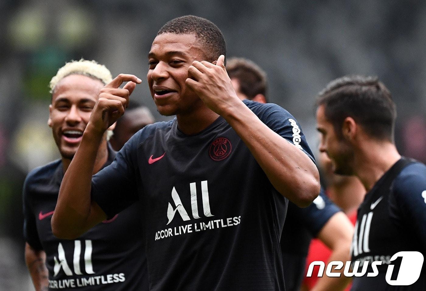 네이마르(왼쪽)와 음바페. ⓒ AFP=뉴스1