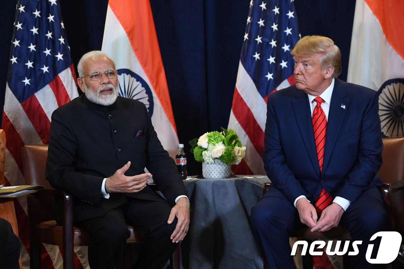 도널드 트럼프 미국 대통령이 2019년 9월 24일(현지시간) 뉴욕의 유엔본부에서 열린 유엔총회 중 나렌드라 모디 인도 총리와 회담을 하고 있다. ⓒ AFP=뉴스1 ⓒ News1 우동명 기자