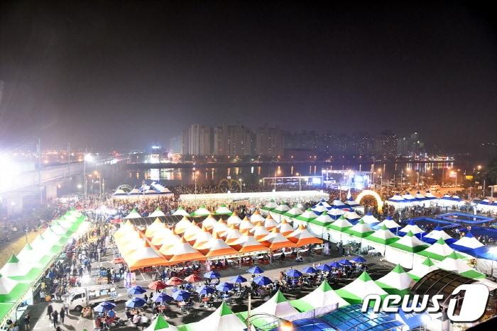 본문 이미지 - 소래포구축제 모습.(남동구 제공)ⓒ 뉴스1