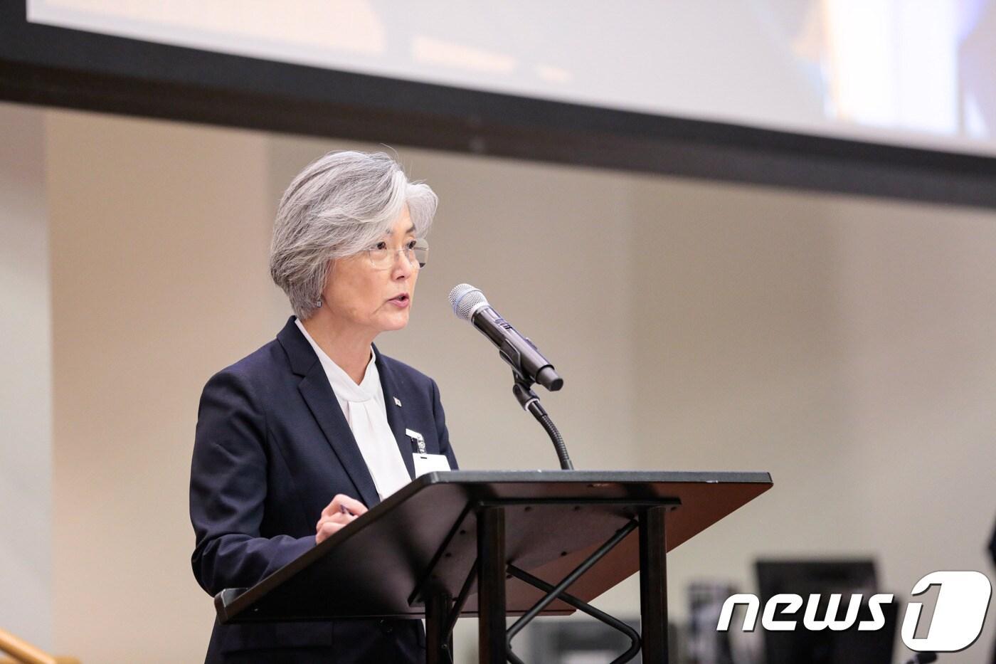 본문 이미지 - 강경화 외교부 장관은 25일(현지시간) 미국 뉴욕 유엔본부에서 개최된 '제11차 포괄적핵실험금지조약(CTBT) 발효촉진회의'에 우리 정부 수석대표로 참석했다 ⓒ 외교부 제공=뉴스1