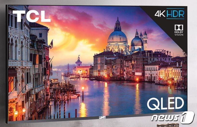 본문 이미지 - 중국 TV 제조사 TCL이 한국 특허청으로부터 'TCL QLED' 상표등록을 마쳤다. 사진은 TCL이 판매중인 QLED TV 6시리즈의 제품(사진=TCL 홈페이지) ⓒ 뉴스1