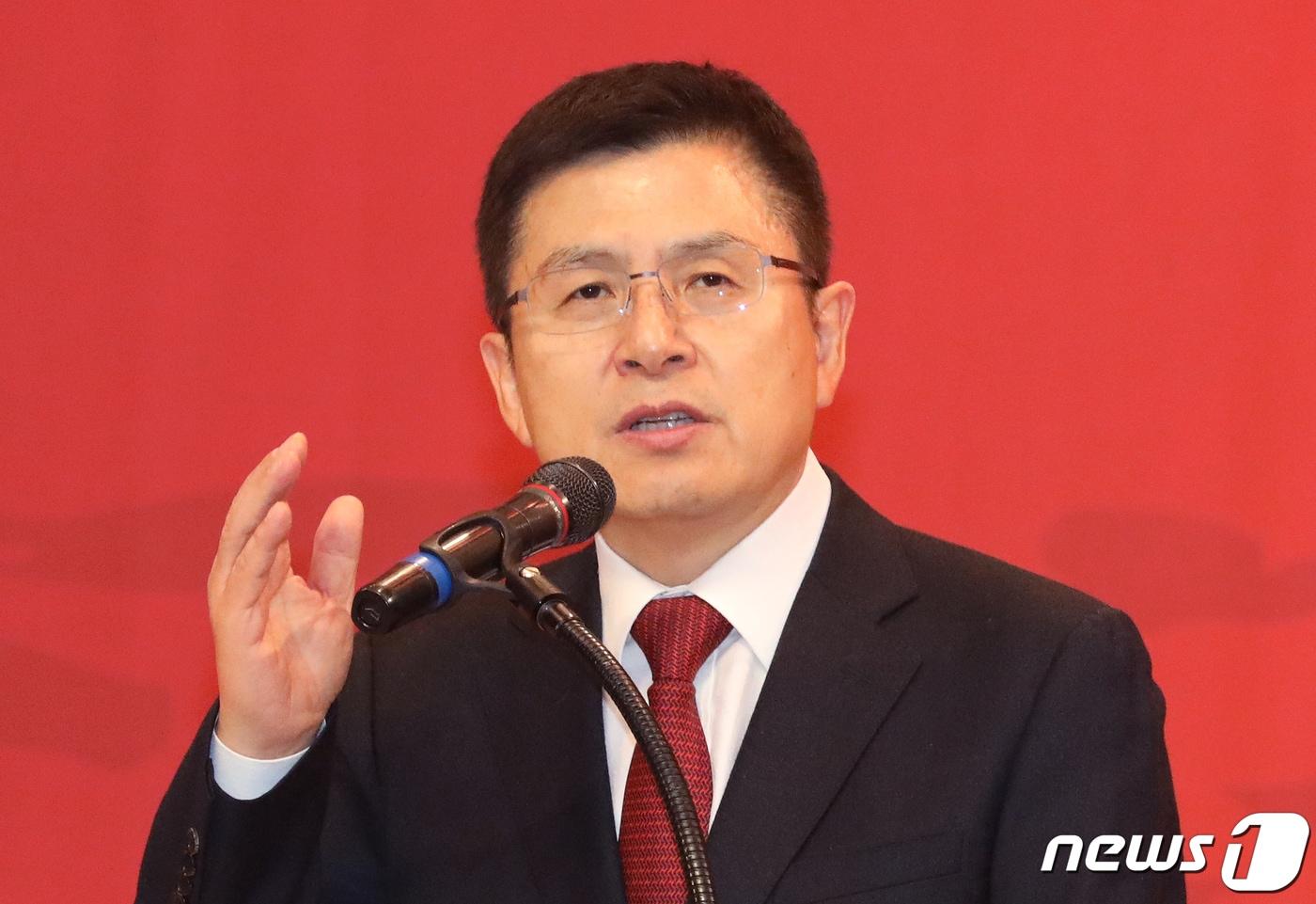본문 이미지 - 황교안 자유한국당 대표가 10일 경남 창원대학교 종합교육관에서 열린 '자유한국당 경남도당 신년인사회'에서 신년사를 하고 있다. 2020.1.10/뉴스1 ⓒ News1 여주연 기자