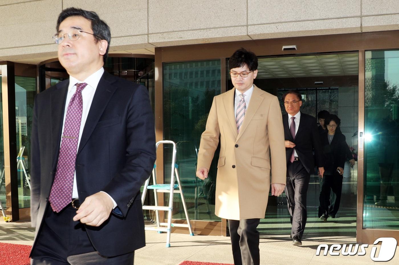 본문 이미지 - 앞쪽부터 대검찰청 조상준 형사부장, 한동훈 반부패·강력부장, 박찬호 공안부장, 노정연 공판송무부장. 2020.1.10/뉴스1 ⓒ News1 황기선 기자