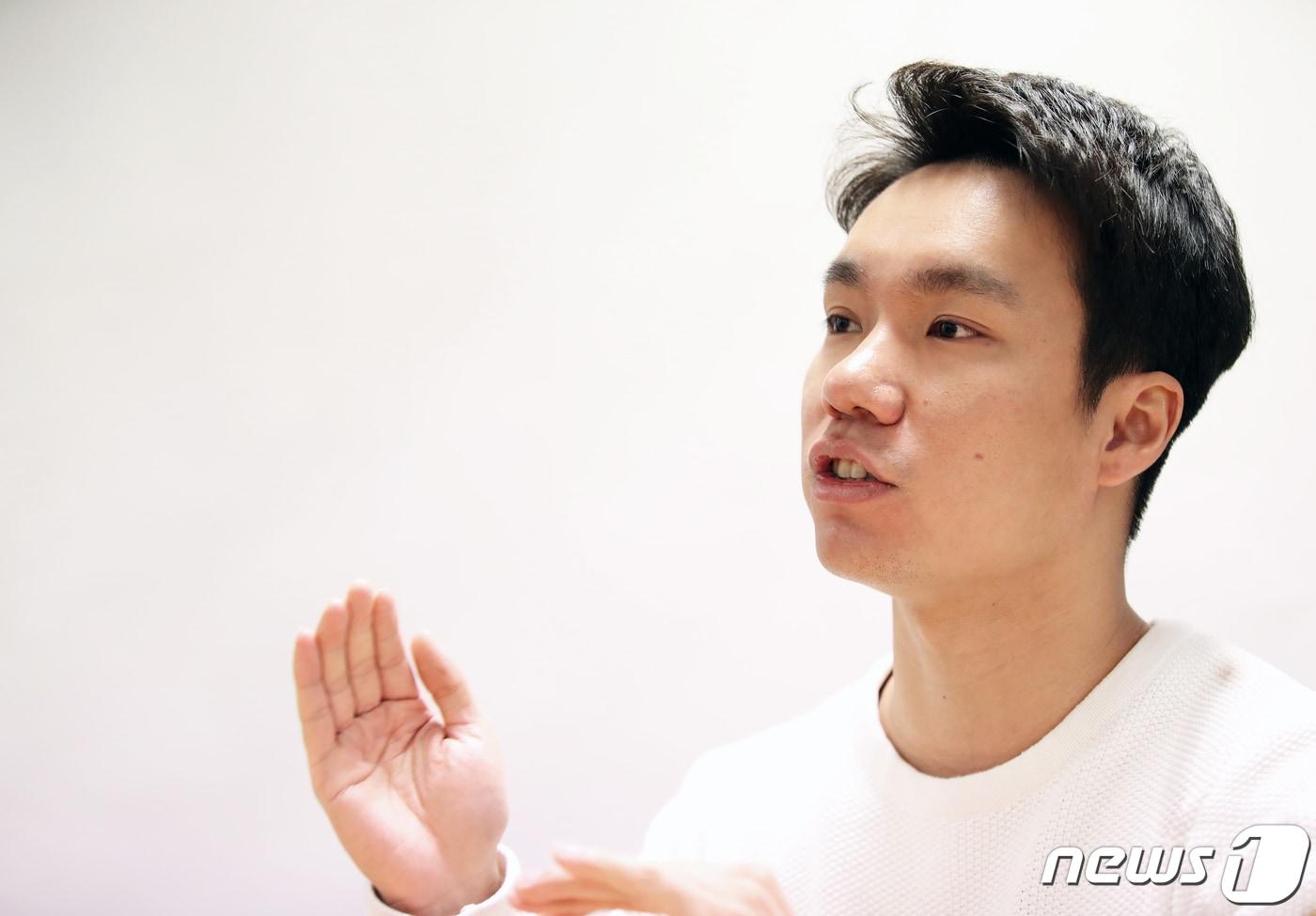 본문 이미지 - 이재열 그리너리 대표가 뉴스1과 가진 인터뷰에서 의료용 대마 성분 칸나비디올(CBD)에 대해 설명하고 있다./뉴스1 ⓒ News1 오대일 기자