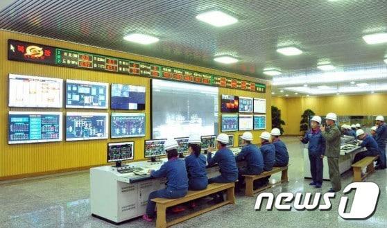 본문 이미지 - 북창화력발전연합기업소의 로동계급 새해 전력생산전투에 진입(선전매체 메아리) 2020.01.02../ⓒ 뉴스1