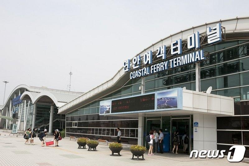 본문 이미지 - 군산항 연안여객터미널. /ⓒ 뉴스1