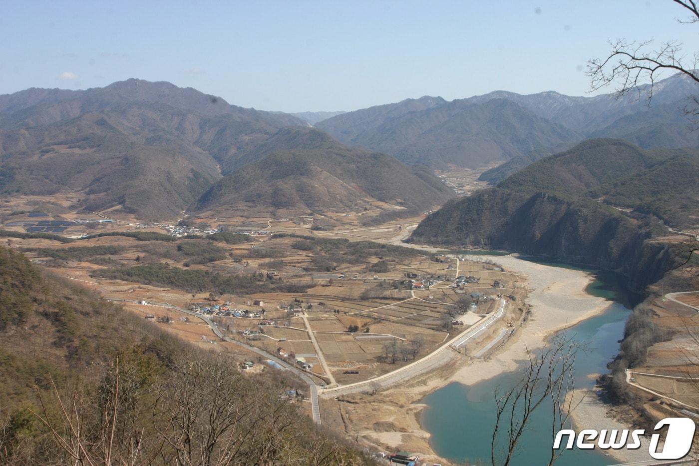 본문 이미지 - 단양 영춘면 북벽.(단양군 제공)ⓒ 뉴스1