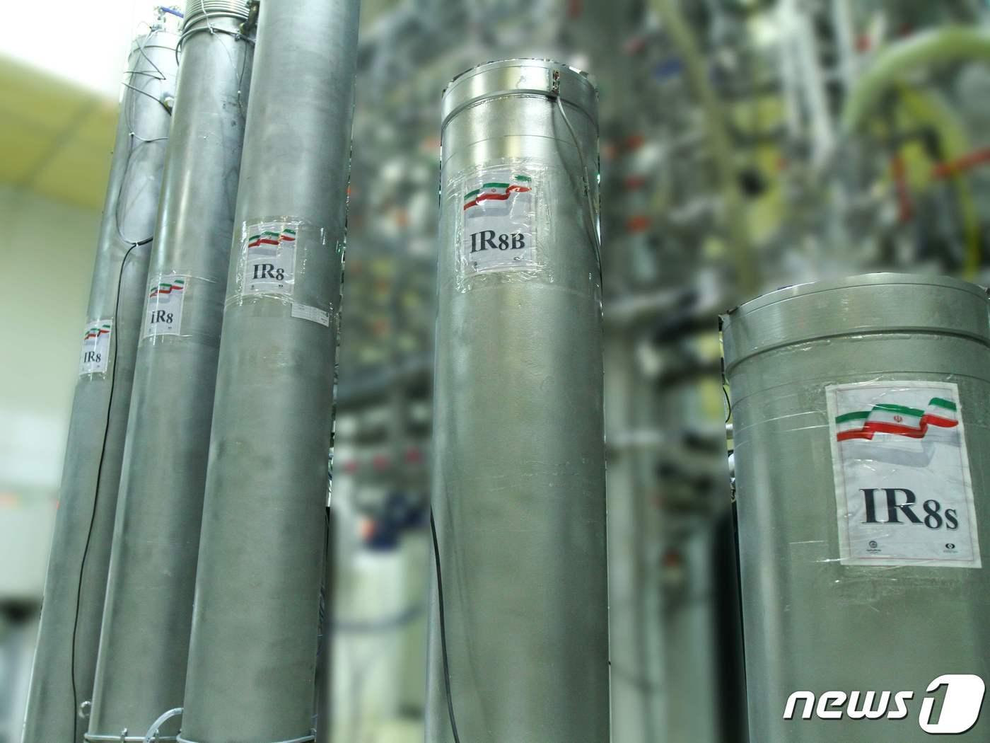 본문 이미지 - 이란 수도 테헤란에서 남쪽으로 약 300km 떨어진 나탄즈 핵 시설의 IR-8 원심분리기. ⓒ AFP=뉴스1 자료 사진