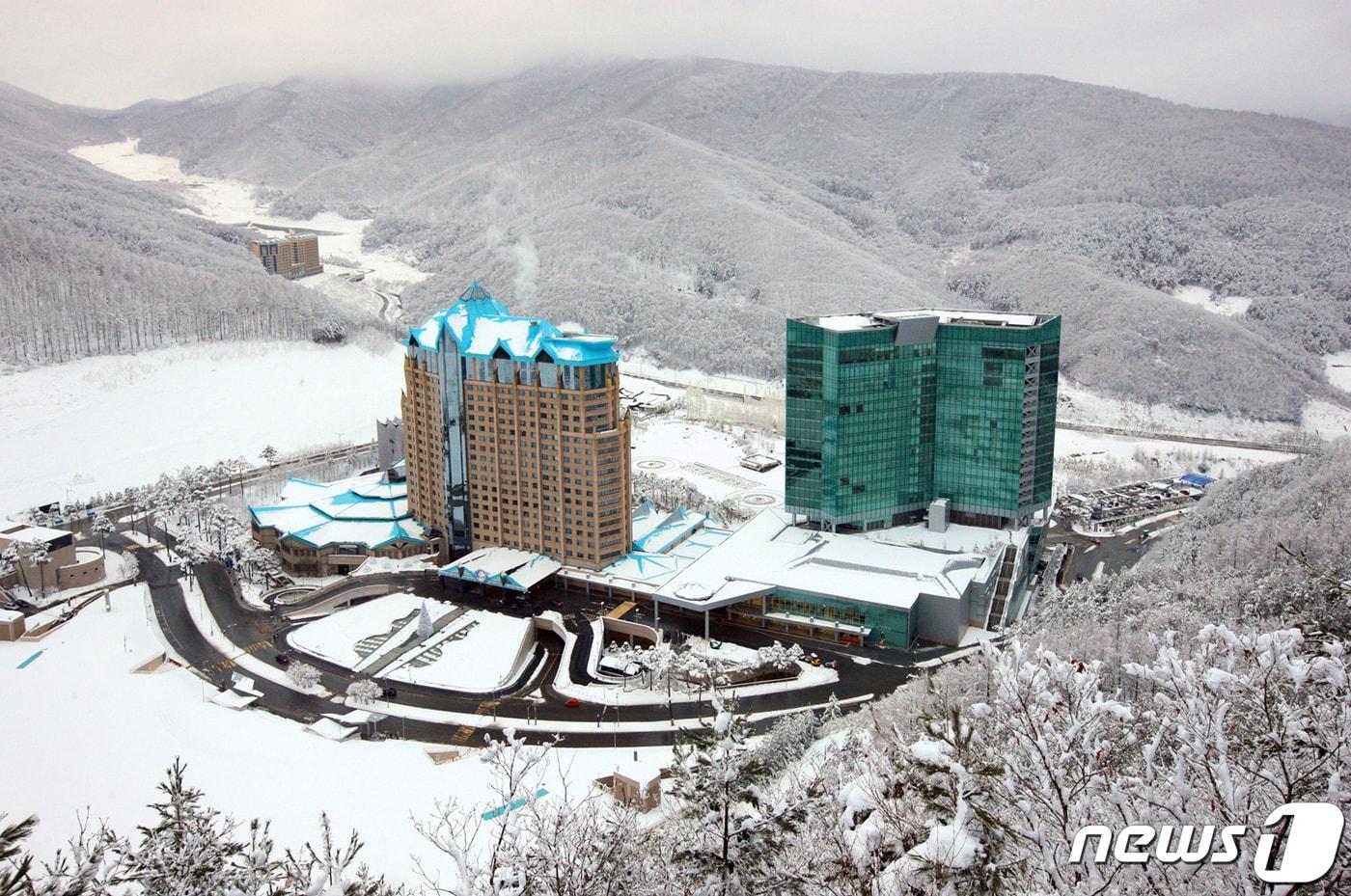 본문 이미지 - 강원랜드 컨벤션 호텔 겨울 전경 