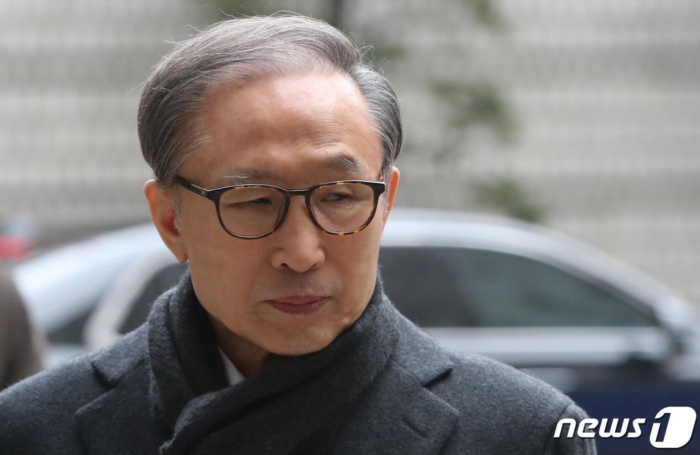 본문 이미지 - 이명박 전 대통령. 2020.1.8/뉴스1 ⓒ News1 허경 기자